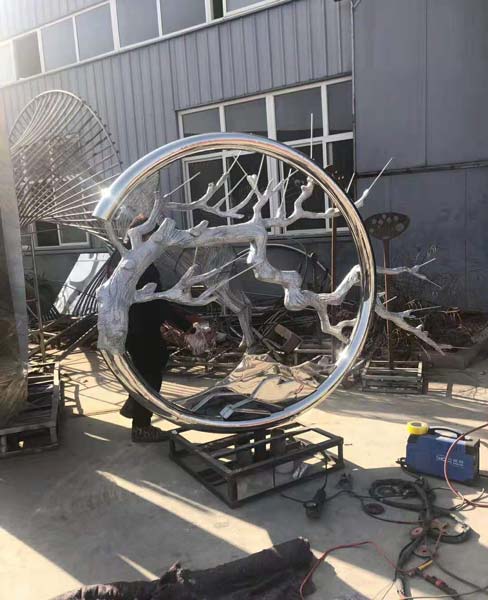 安徽雕塑公司簡述銅雕工藝品的保養(yǎng)方法有哪些？