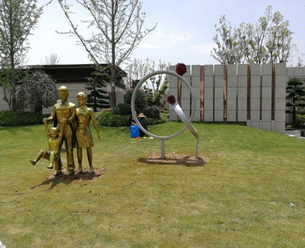 阜陽不銹鋼雕塑廠家是延長作品壽命的關(guān)鍵